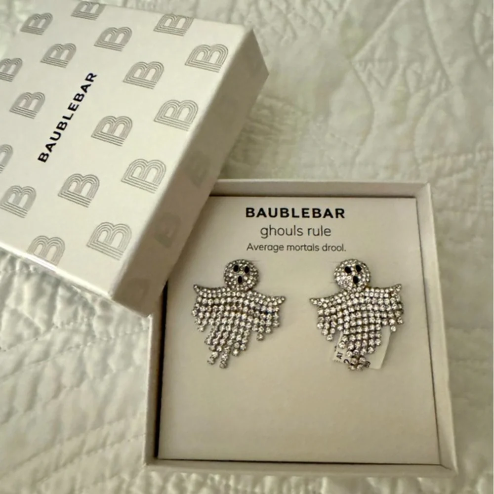 Glass bead ghost earrings!! FUN & FESTIVE๐ป๐ปzoom in for all the design deets!๐ - Picture 1 of 8